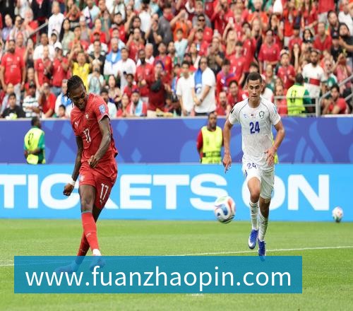 世体：世界杯18决赛西葡战，巴萨体育总监德科现场观战